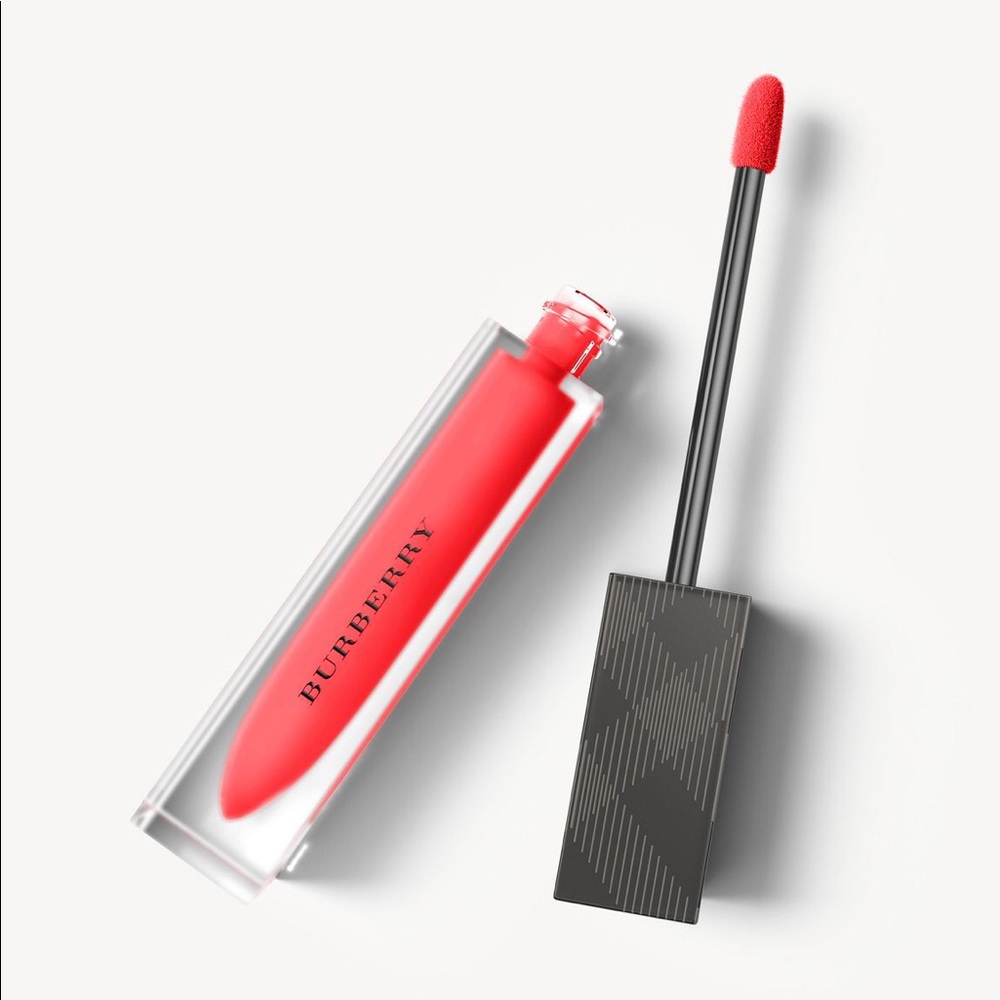 Burberry Regiment Red Velvet Liquid Lip Stick